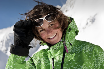 Österreich Frau im Skibekleidung lächelnd