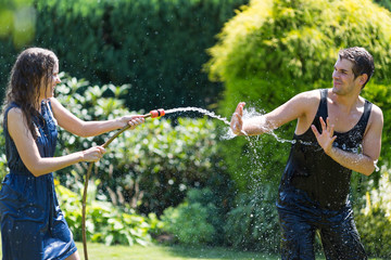 Wasserschlacht im Hochsommer