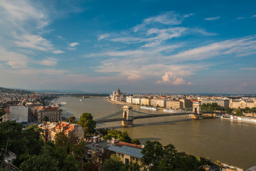 Fototapeta na wymiar View of Danube river and Budapest