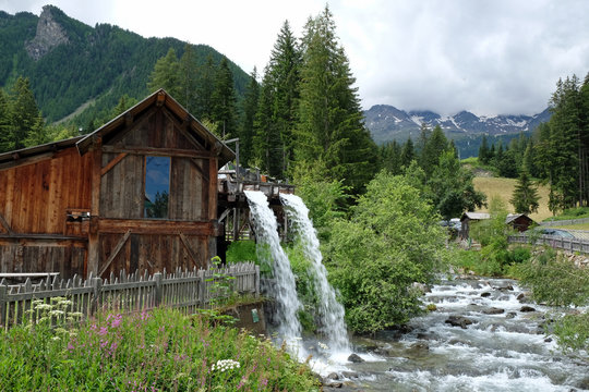 rei&szlig;ender Bach im Ultental, S&uuml;dtirol