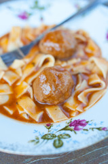meatballs with nudle