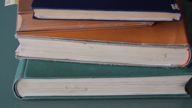 Alte B&uuml;cher wegnehmen