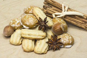 Pfeffernüsse und Spritzgebäck