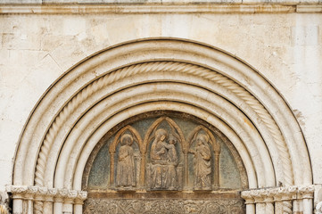 Portal mit Heiliger Maria in Zadar