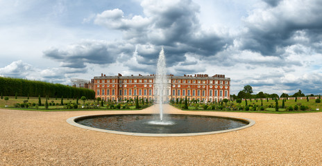 Hampton Court Palace and fountain at Privy Gardens
