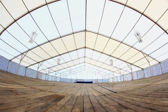festzelt aufbauen IV