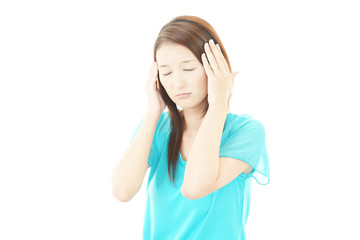 頭痛を訴える女性