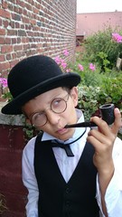 Enfant déguisé en costume ancien