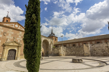 Fototapeta na wymiar Remains of the Church, Santa Maria la Mayor, Alcala de Henares,