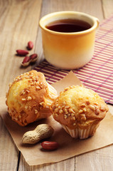Cupcake with nuts and tea