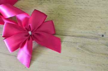 Geschenkband mit Schleife in Pink