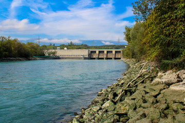 Fototapeta na wymiar Emptying the dam Verbois (Geneva)