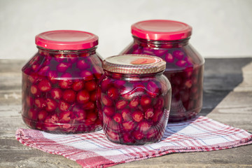 Preserved cherries
