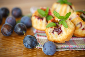 plum muffins