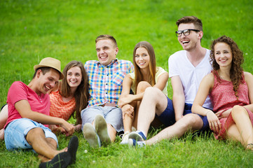 Fototapeta premium Friends having fun in park