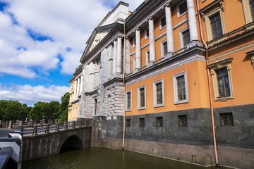 Fototapeta na wymiar Mikhailovsky Castle in St. Petersburg, Russia