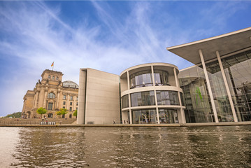 Obraz premium The Paul-Loebe-Haus and the Reichstag in Berlin