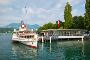 Dampfschiff in Luzern
