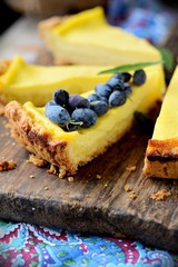 Cheesecake from cottage cheese with berries