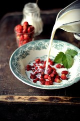 Wild strawberry with milk