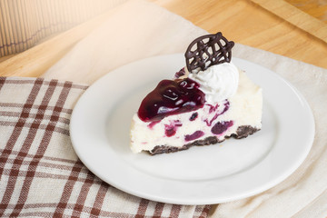 Blueberry-chip cheese mousse cake