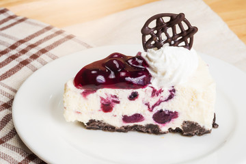Blueberry-chip cheese mousse cake