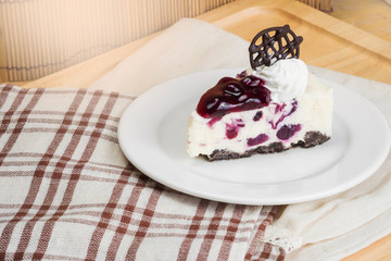 Blueberry-chip cheese mousse cake