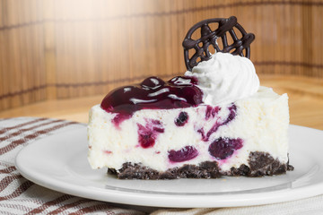 Blueberry-chip cheese mousse cake