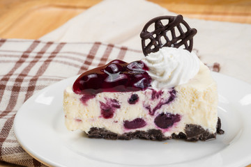 Blueberry-chip cheese mousse cake