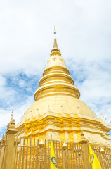 Fototapeta premium golden pagoda