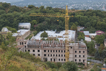Building under construction in the highlands