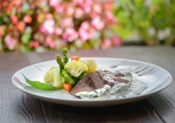 beef with steamed vegetables