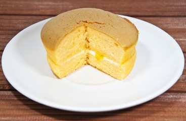 Chiffon cake with orange jam