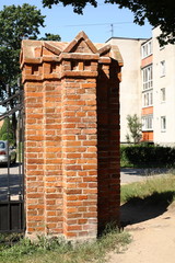 Gate pillar