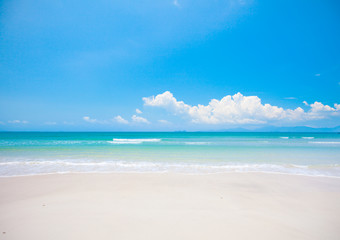 Fototapeta na wymiar beach with white sand and sea