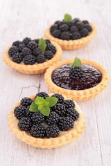 blackberries tart