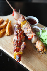 barbecue on wood