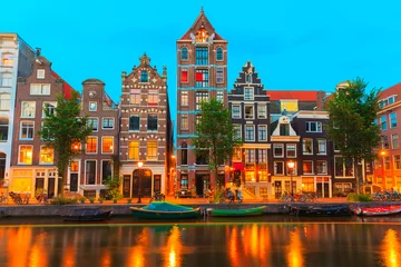 Tuinposter Night city view of Amsterdam canal Herengracht © Kavalenkava