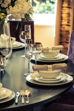 table set restaurant 