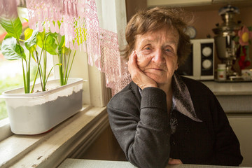 Portrait an elderly woman.