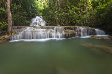 Obraz premium Huay Mae Kamin Waterfall in Kanchanaburi province, Thailand