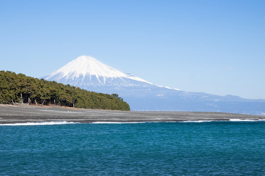 三保の松原」の写真素材 | 1,151件の無料イラスト画像 | Adobe Stock