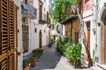 Fototapeta na wymiar Lipari colorful old town narrow streets