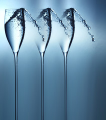 glass of water splashes