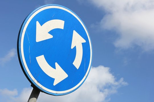 niederländisches Verkehrszeichen: Kreisverkehr