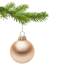 Goldene Weihnachtskugel am Zweig
