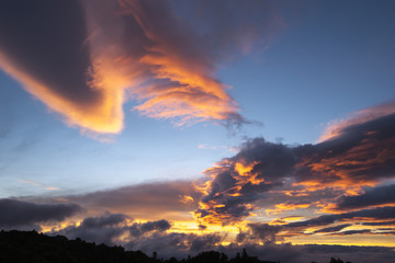 Fototapeta na wymiar Cloud formation, altocumulus lenticularis,