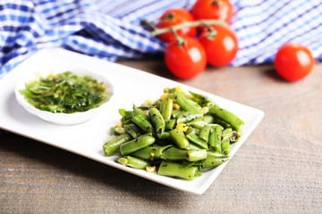 Salad with green beans and corn, and sauce