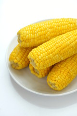 茹でとうもろこし