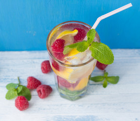 Lemonade with mint and raspberry